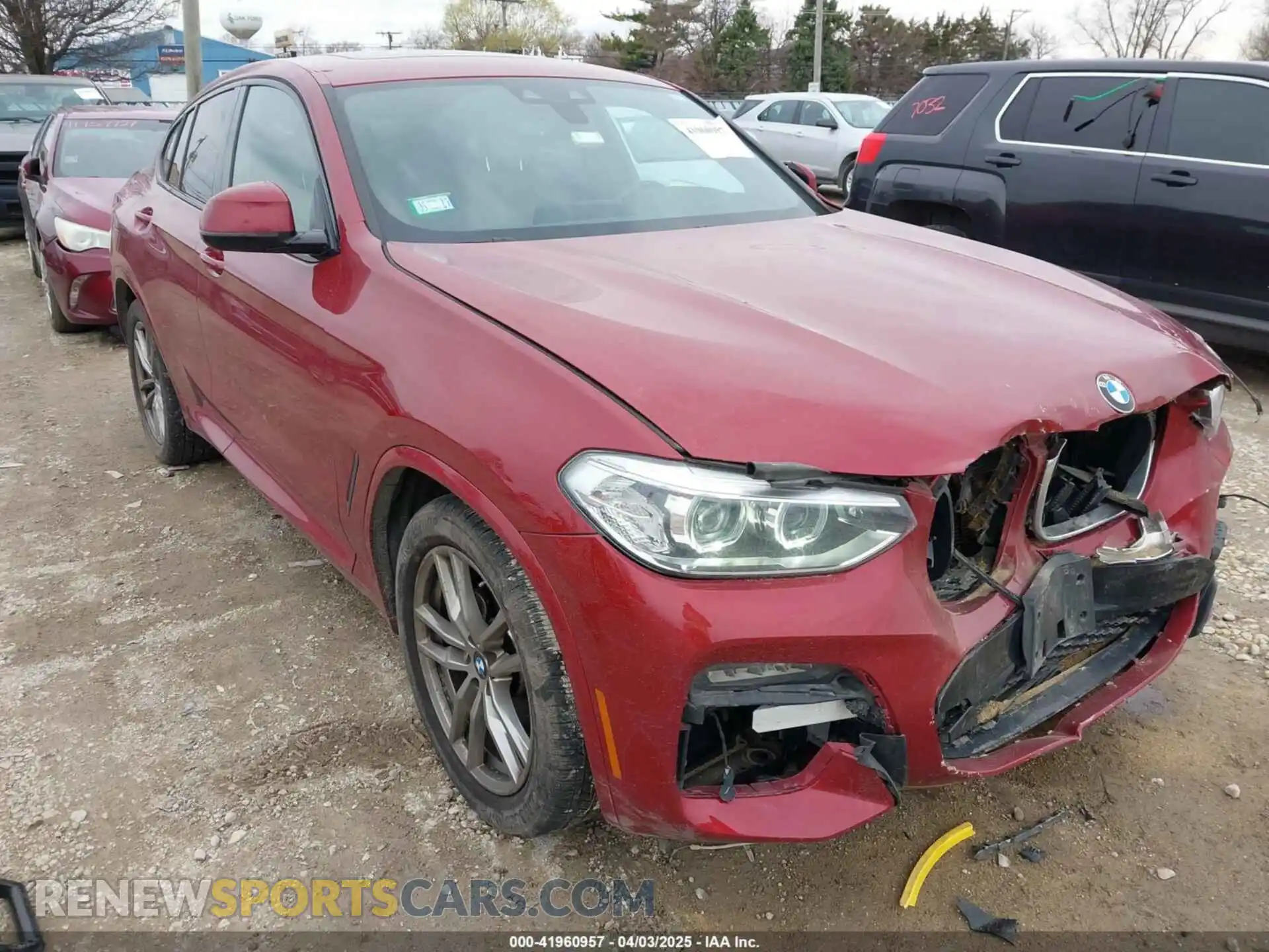 1 Photograph of a damaged car 5UX2V1C02M9E92416 BMW X4 2021