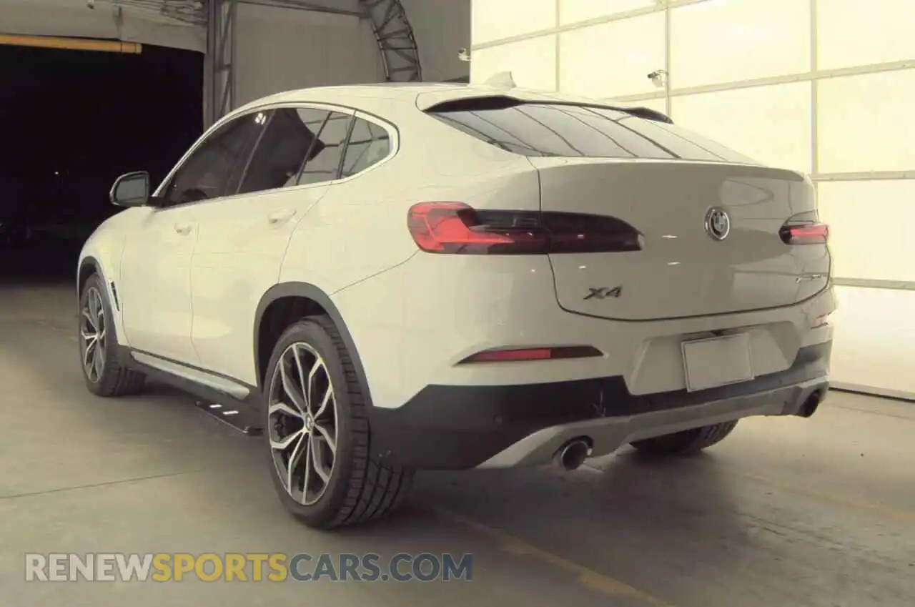 3 Photograph of a damaged car 5UX2V1C03M9H38079 BMW X4 2021