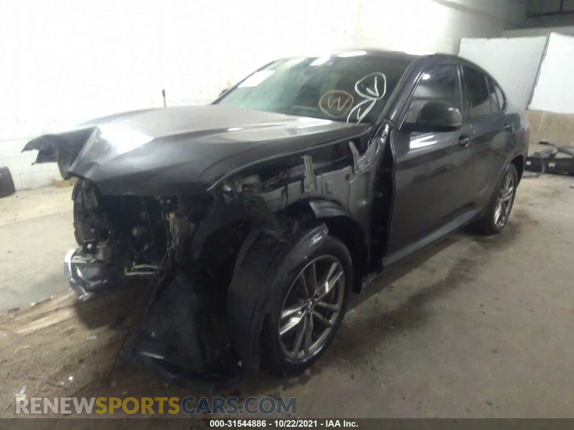 2 Photograph of a damaged car 5UX2V1C04M9E33531 BMW X4 2021