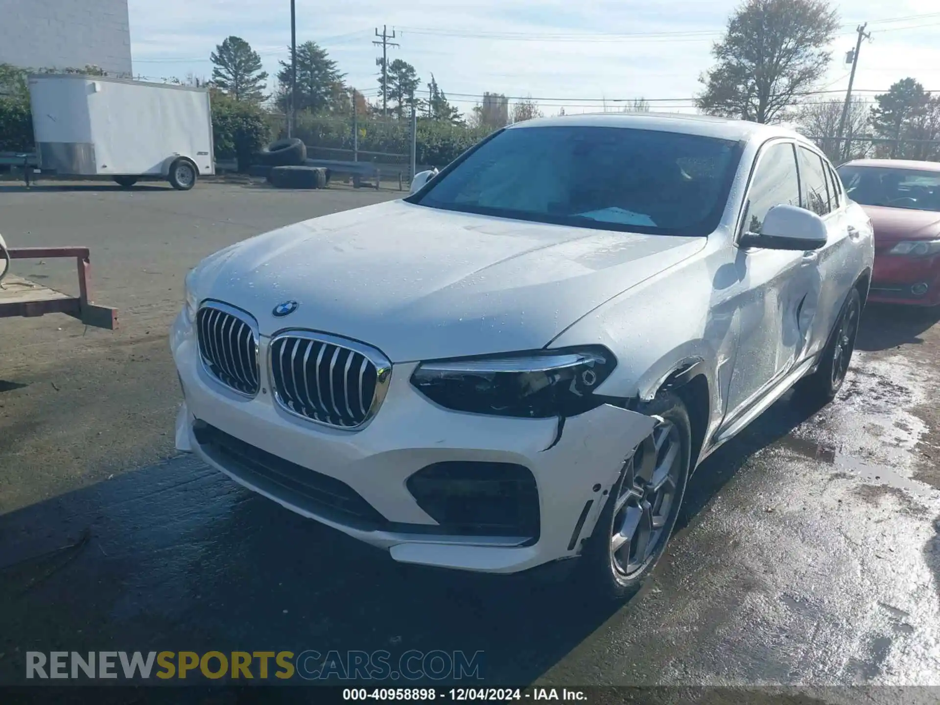 2 Photograph of a damaged car 5UX2V1C05M9H37256 BMW X4 2021