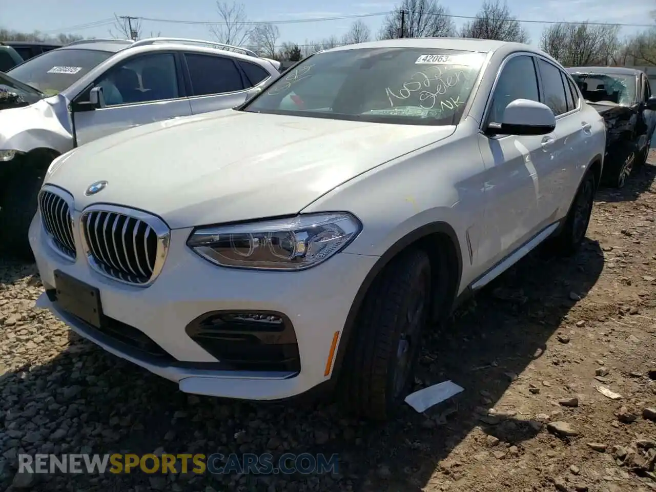 2 Photograph of a damaged car 5UX2V1C06M9G99519 BMW X4 2021