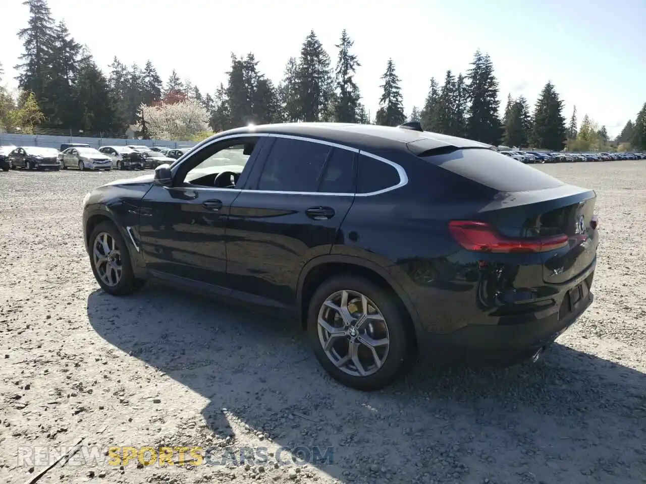 2 Photograph of a damaged car 5UX2V1C07M9G91462 BMW X4 2021
