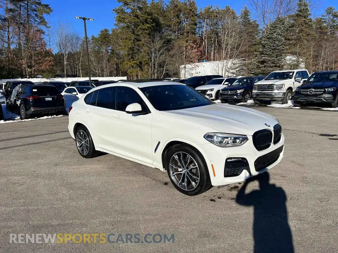 1 Photograph of a damaged car 5UX2V1C08M9G98579 BMW X4 2021