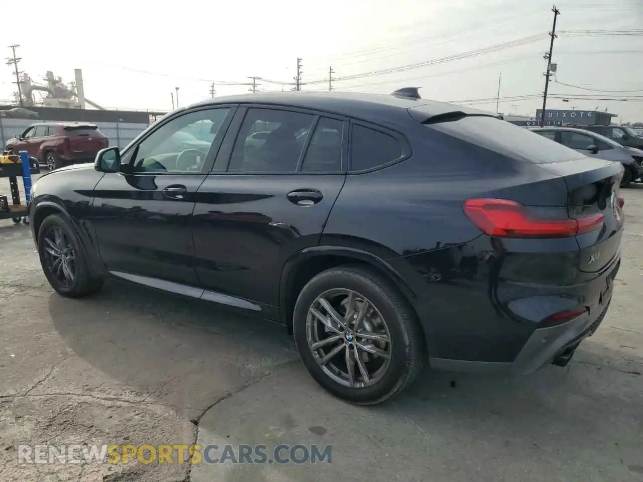 2 Photograph of a damaged car 5UX2V1C08M9H96852 BMW X4 2021