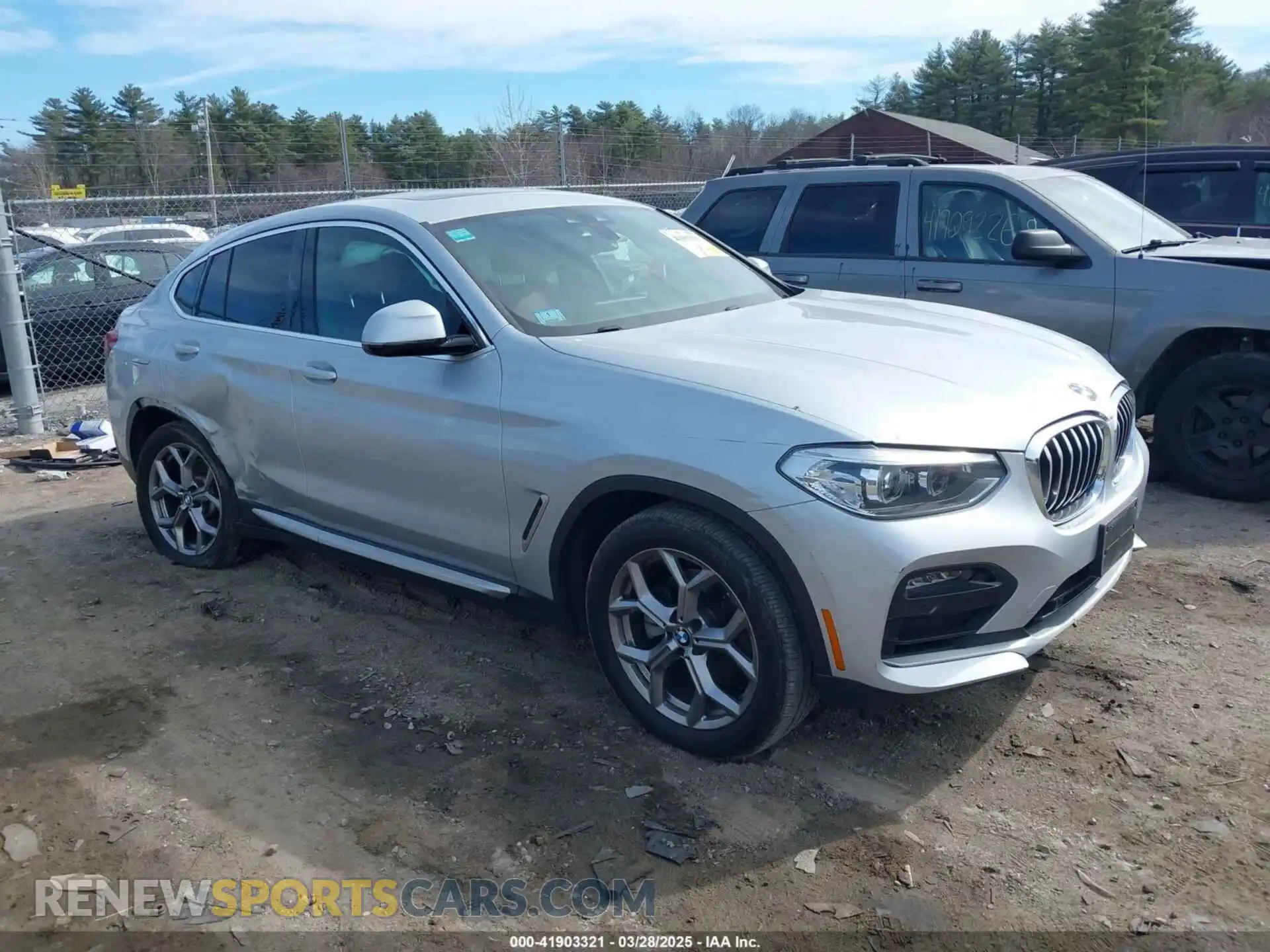 1 Photograph of a damaged car 5UX2V1C09M9F07347 BMW X4 2021