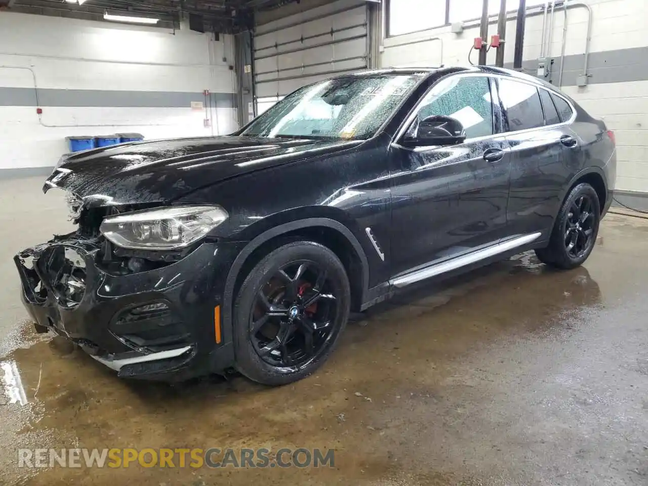 1 Photograph of a damaged car 5UX2V1C09M9G91401 BMW X4 2021