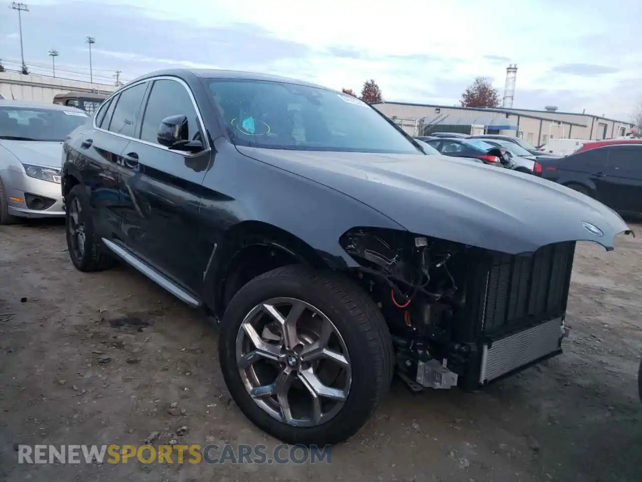 1 Photograph of a damaged car 5UX2V1C0XM9G10499 BMW X4 2021