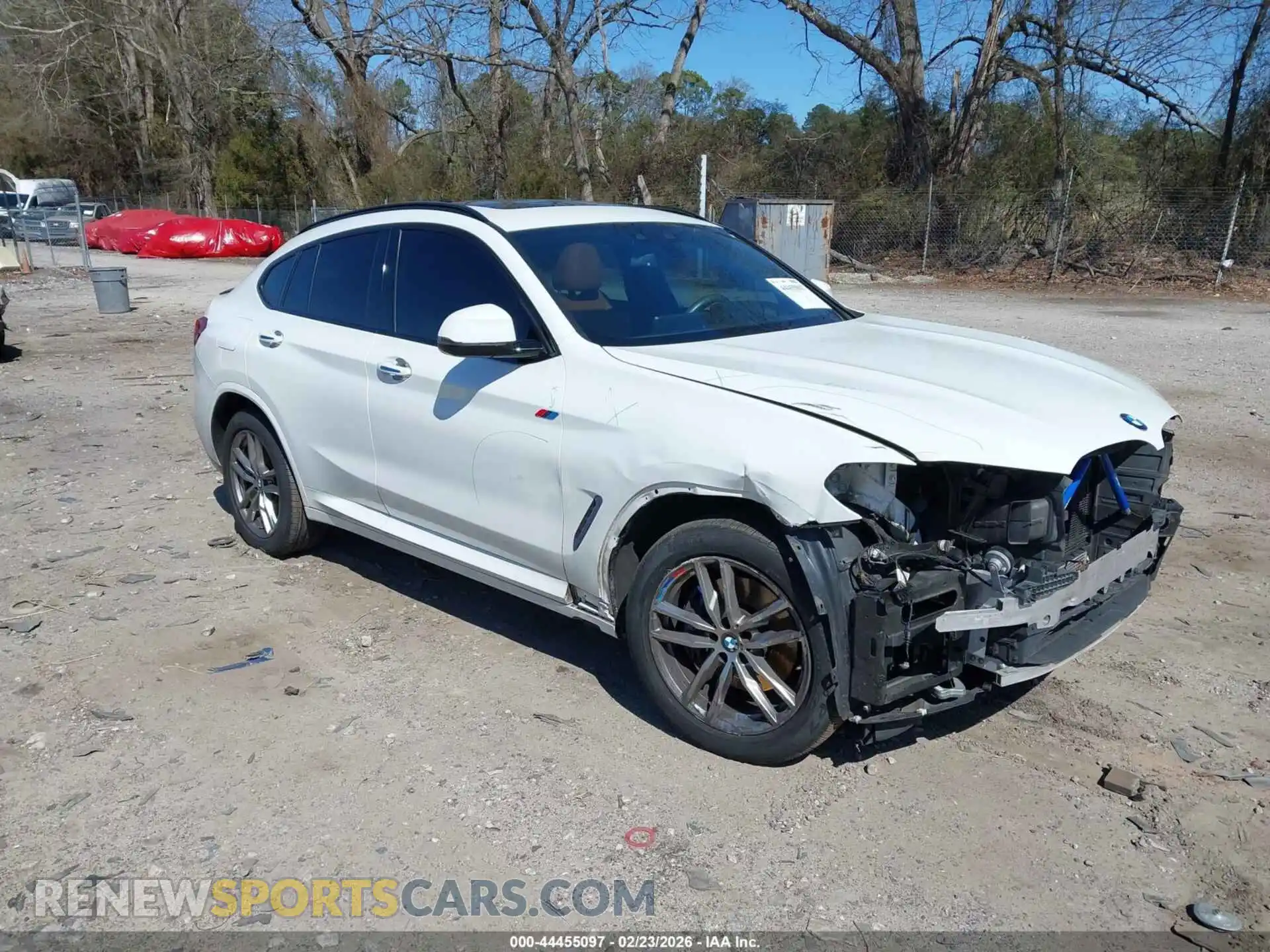 1 Photograph of a damaged car 5UX2V1C0XM9G91360 BMW X4 2021