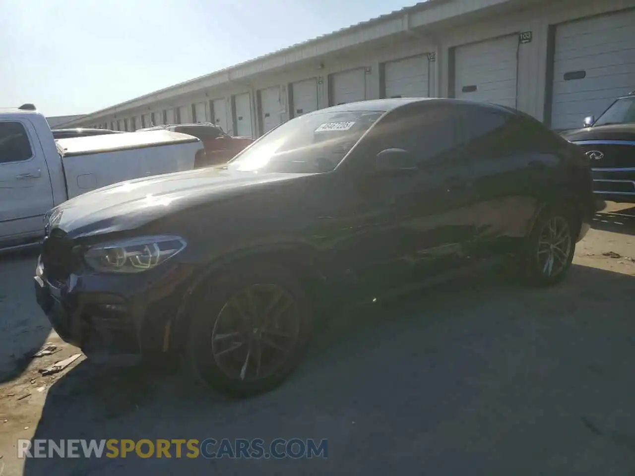 1 Photograph of a damaged car 5UX2V5C01M9G49554 BMW X4 2021