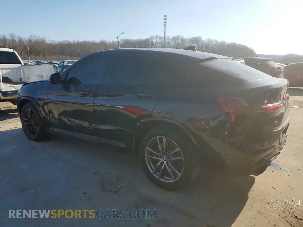2 Photograph of a damaged car 5UX2V5C01M9G49554 BMW X4 2021