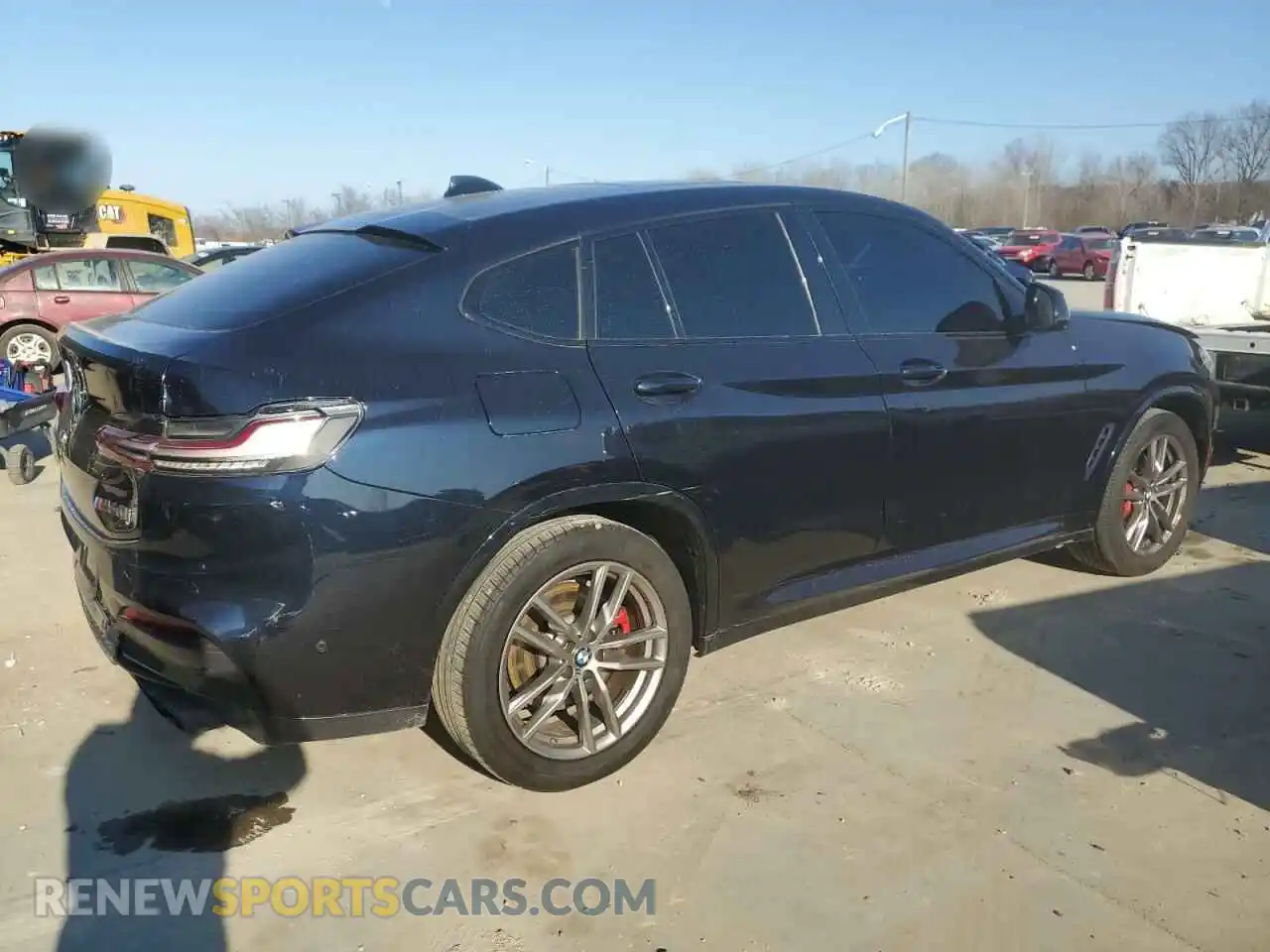 3 Photograph of a damaged car 5UX2V5C01M9G49554 BMW X4 2021