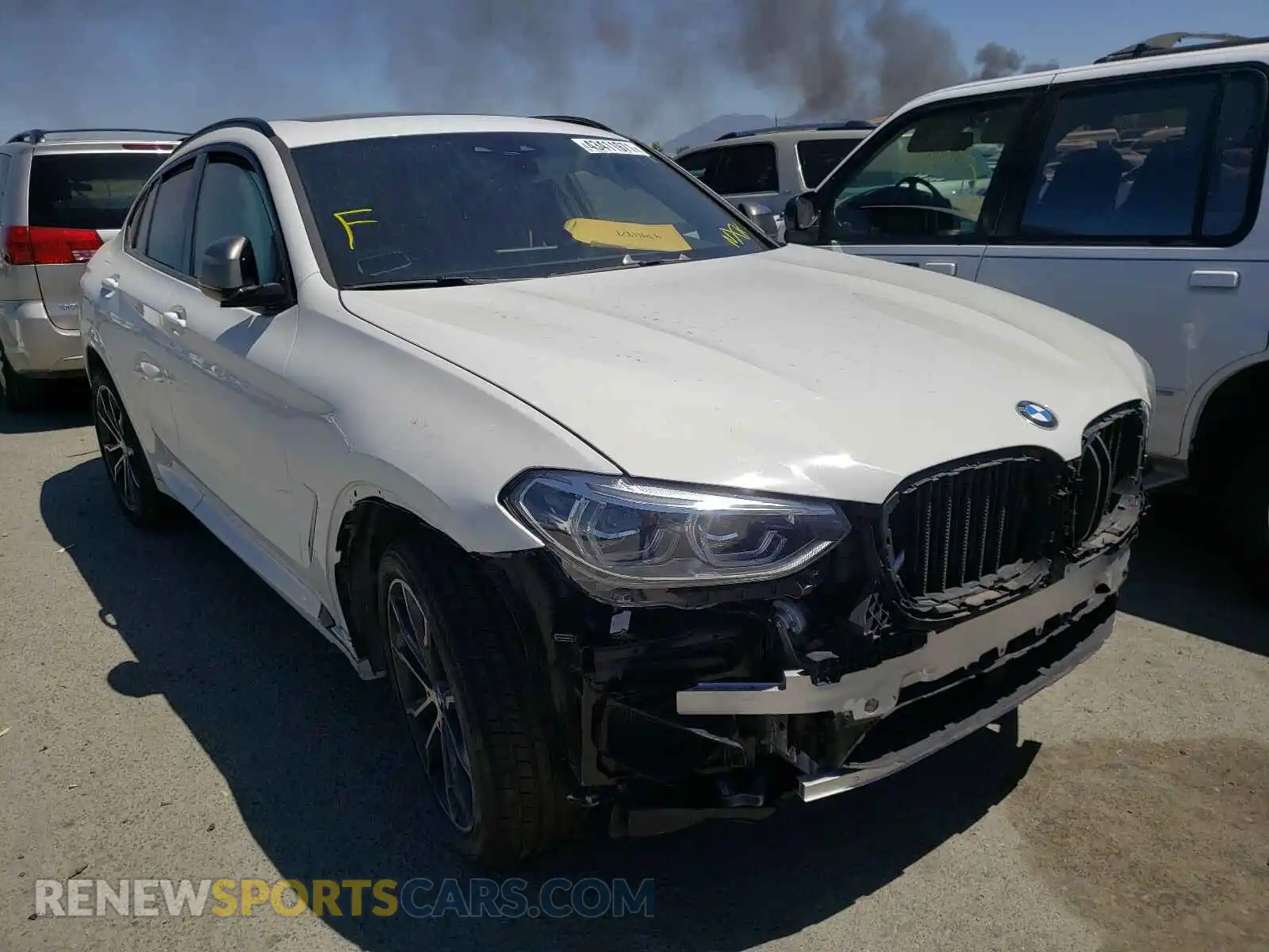 1 Photograph of a damaged car 5UX2V5C02M9E13737 BMW X4 2021