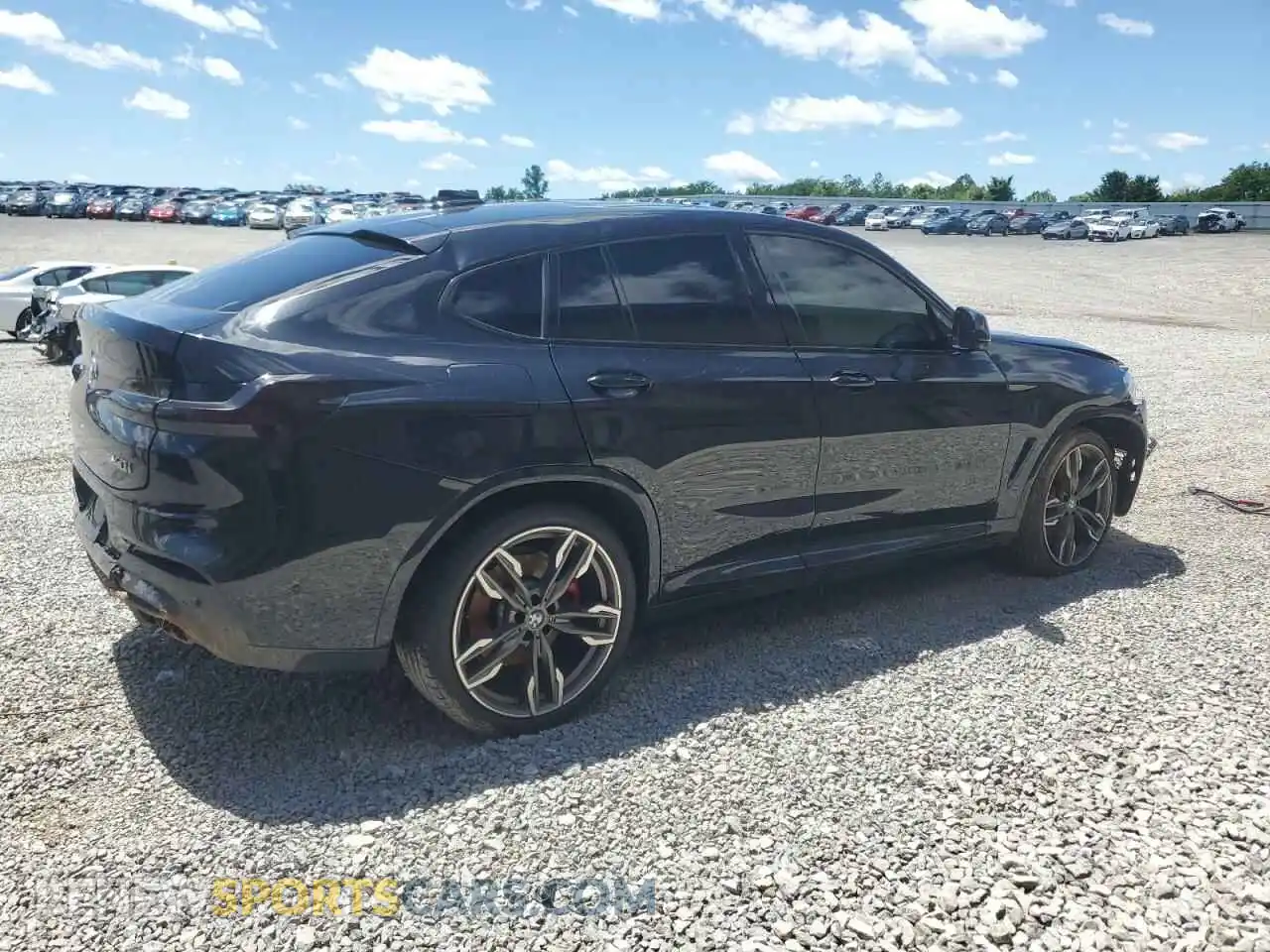 3 Photograph of a damaged car 5UX2V5C02M9G87889 BMW X4 2021