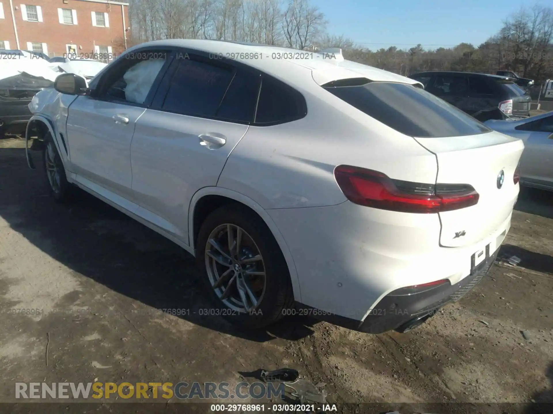 3 Photograph of a damaged car 5UX2V5C03M9F52842 BMW X4 2021