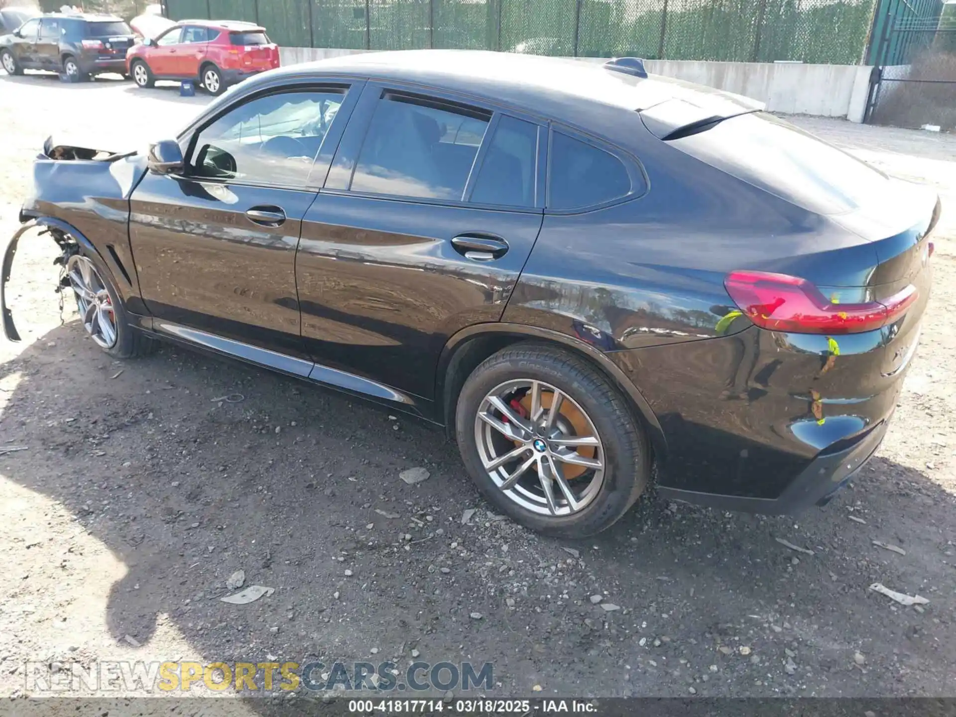 3 Photograph of a damaged car 5UX2V5C03M9H54824 BMW X4 2021