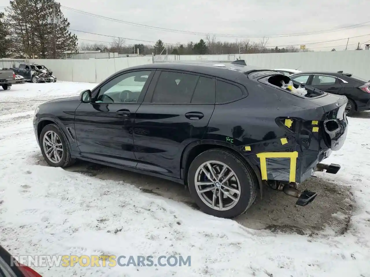 2 Photograph of a damaged car 5UX2V5C06M9F70459 BMW X4 2021