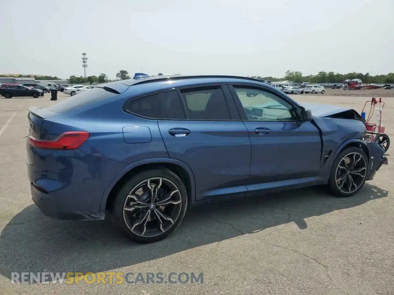 3 Photograph of a damaged car 5YMUJ0C00M9D67065 BMW X4 2021