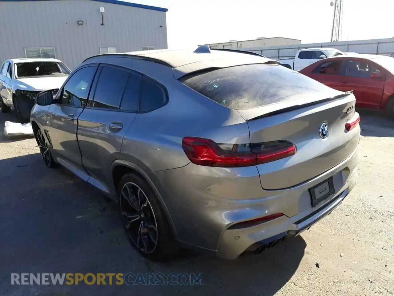 3 Photograph of a damaged car 5YMUJ0C07M9G40017 BMW X4 2021
