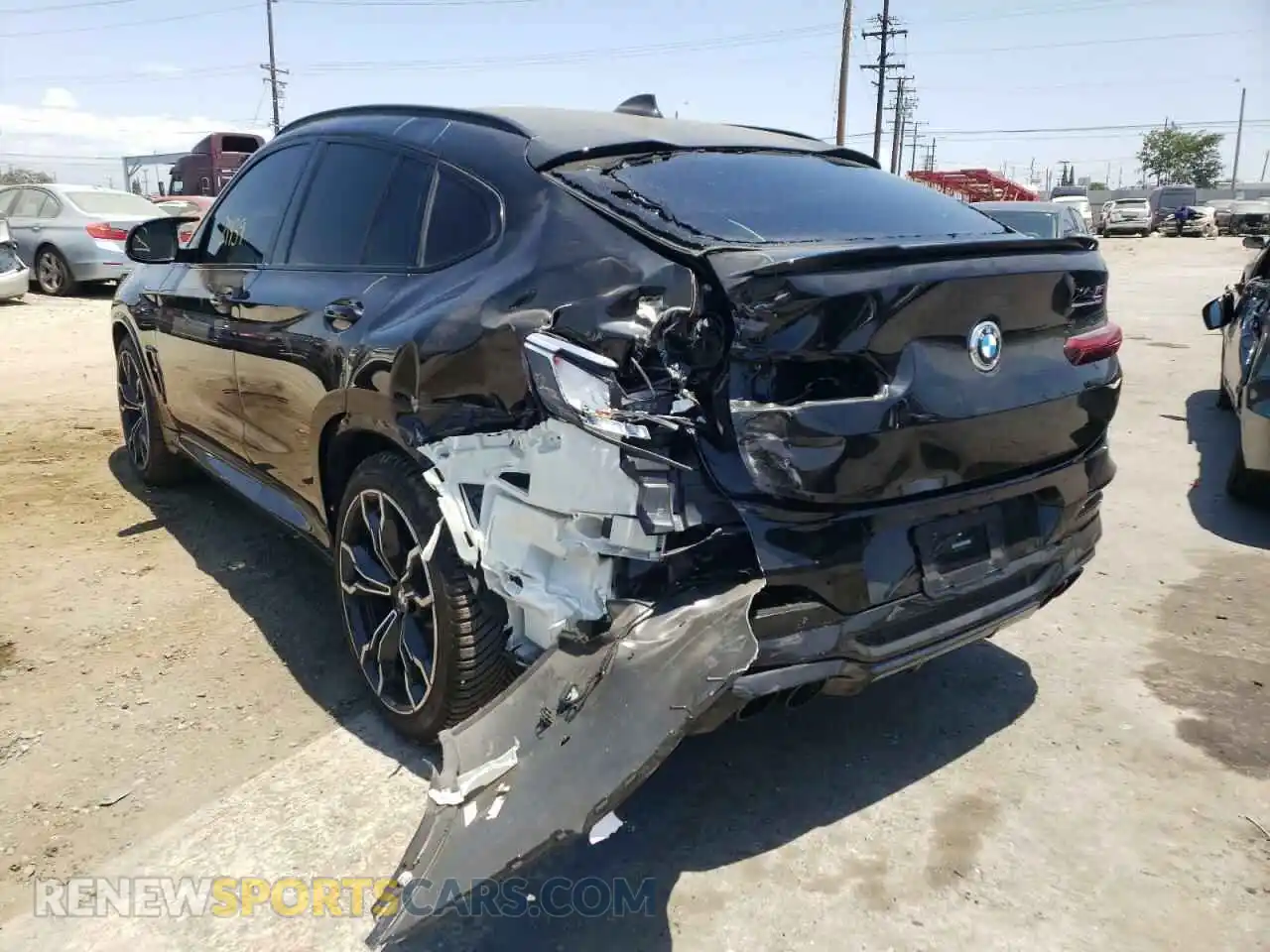 3 Photograph of a damaged car 5YMUJ0C08M9E94582 BMW X4 2021