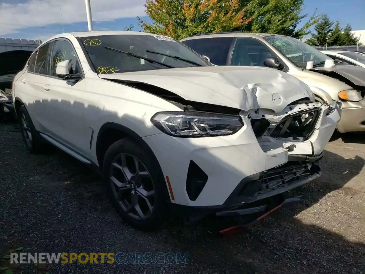 1 Photograph of a damaged car 5UX33DT00N9L33470 BMW X4 2022