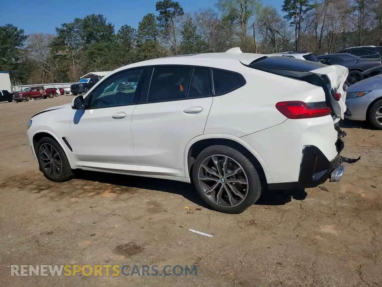 2 Photograph of a damaged car 5UX33DT00N9L88548 BMW X4 2022