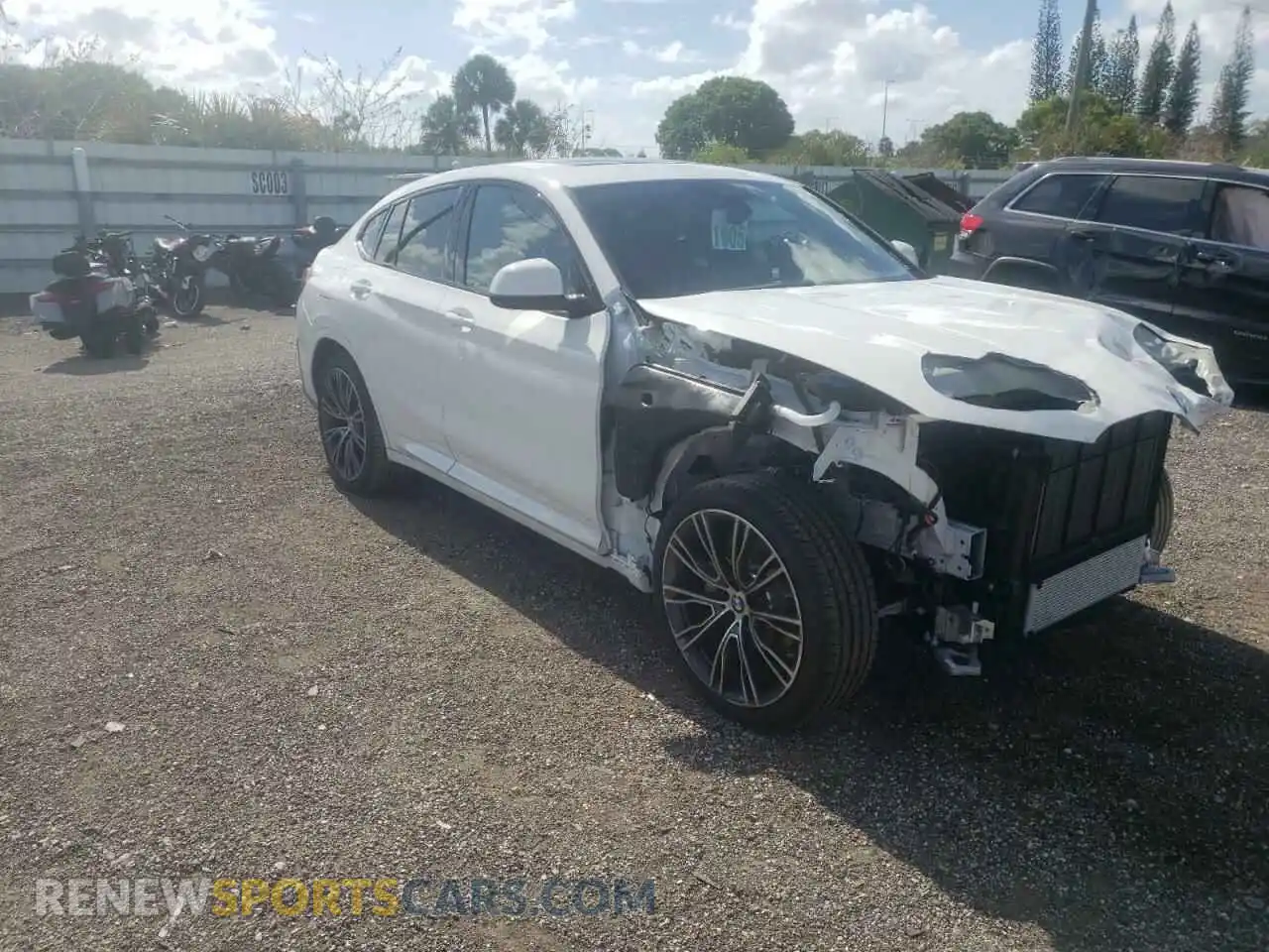 1 Photograph of a damaged car 5UX33DT00N9M03467 BMW X4 2022