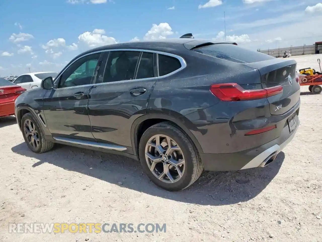 2 Photograph of a damaged car 5UX33DT01N9J71607 BMW X4 2022