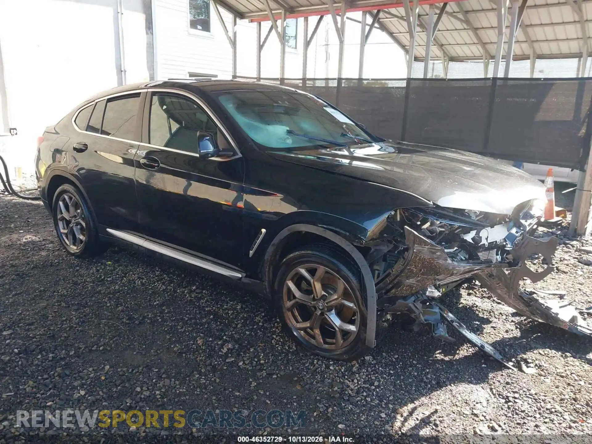 1 Photograph of a damaged car 5UX33DT01N9L96836 BMW X4 2022