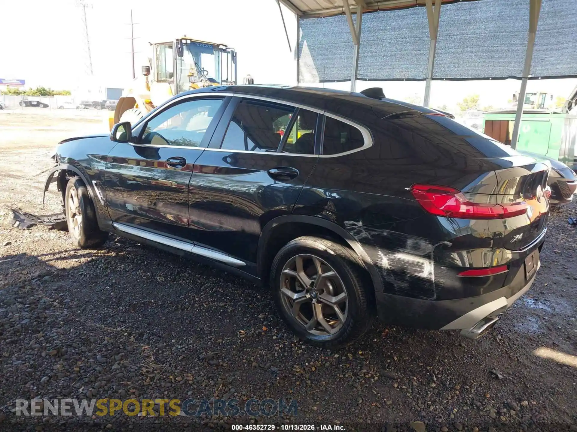 3 Photograph of a damaged car 5UX33DT01N9L96836 BMW X4 2022