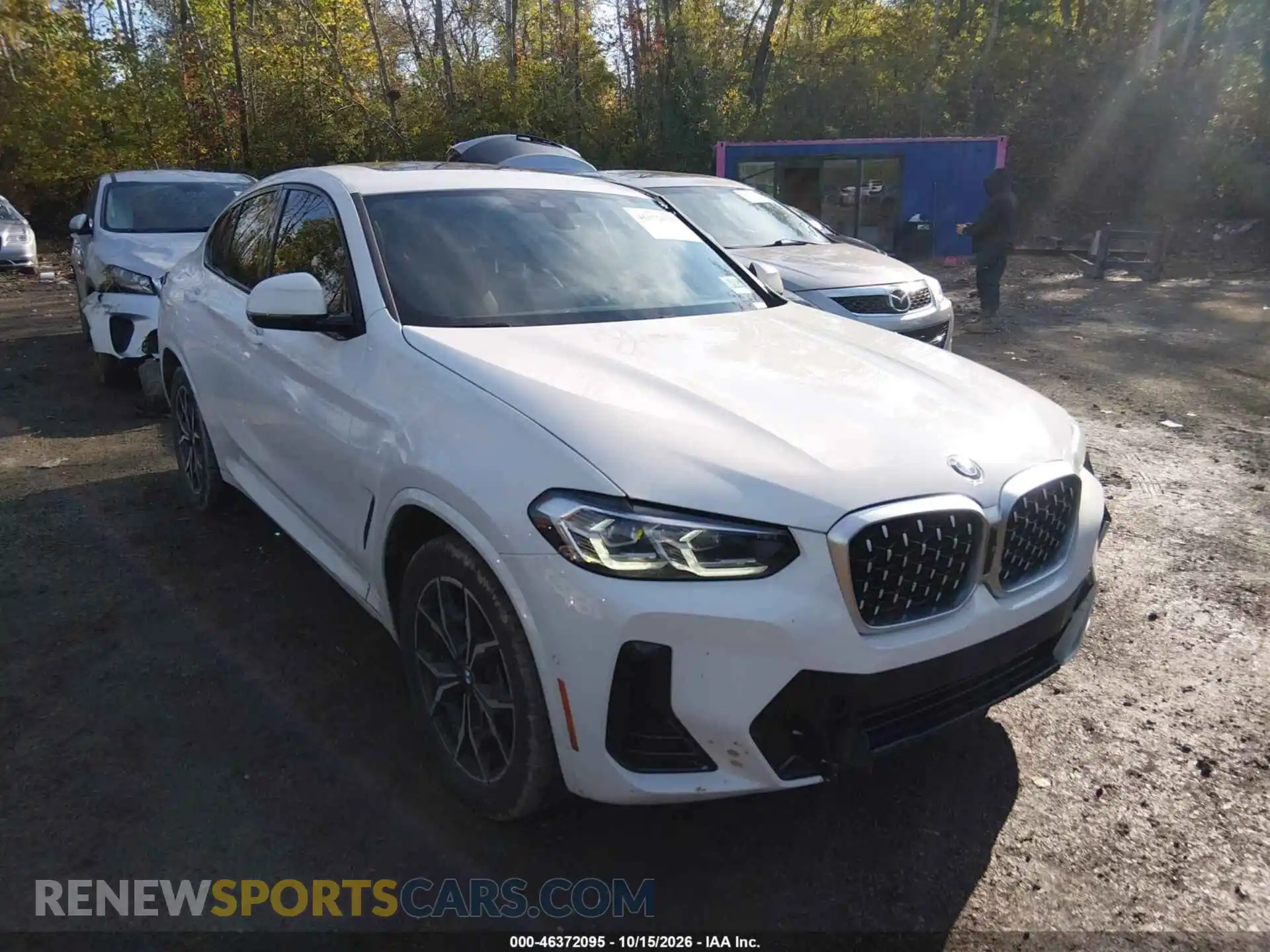 1 Photograph of a damaged car 5UX33DT01N9M13666 BMW X4 2022