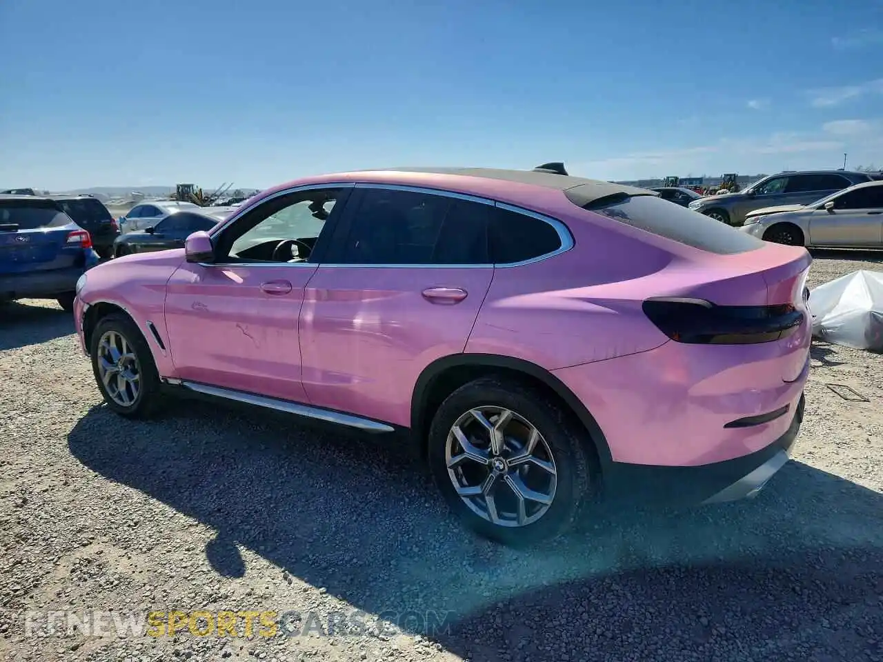 2 Photograph of a damaged car 5UX33DT02N9N05109 BMW X4 2022