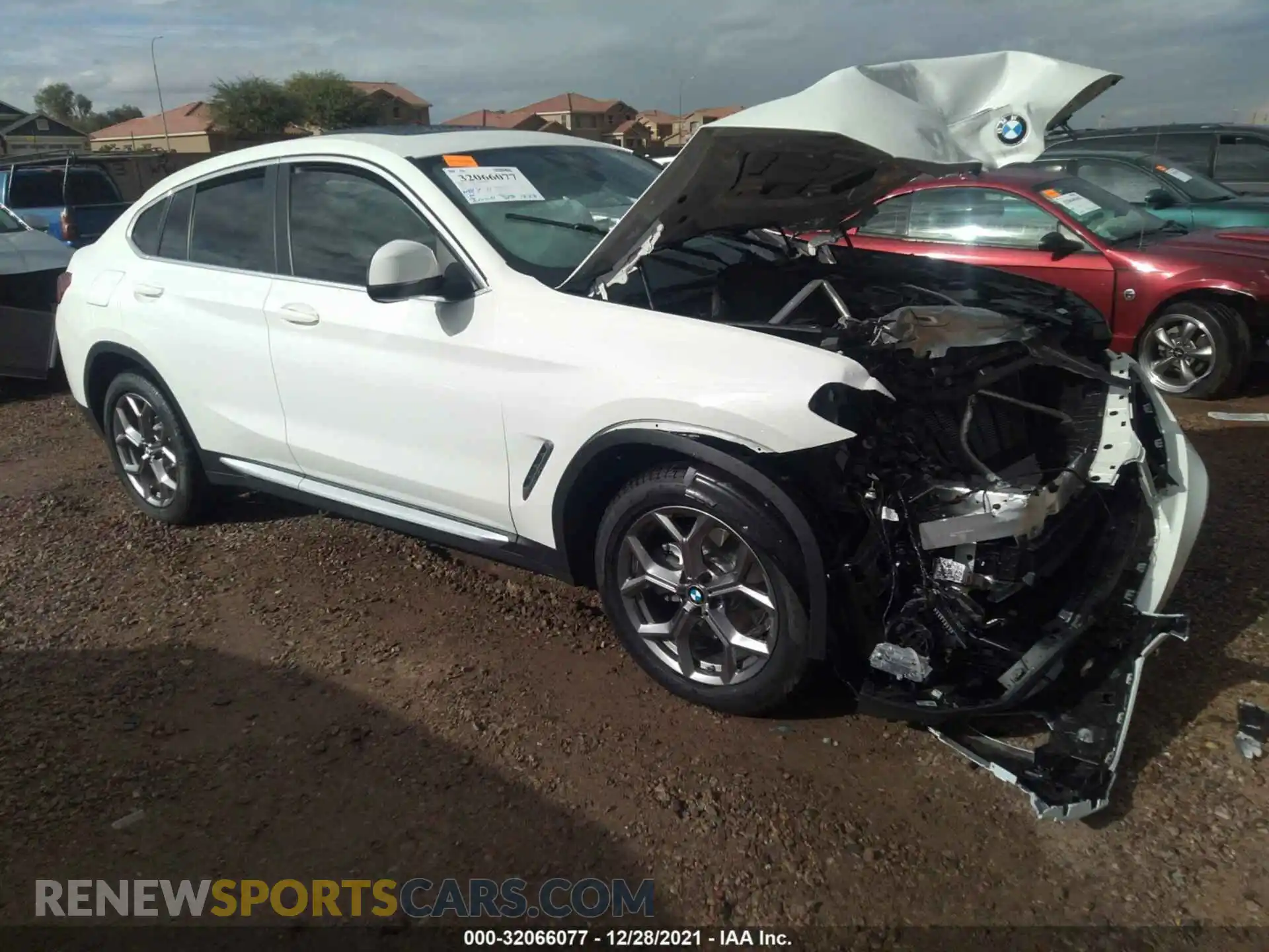 1 Photograph of a damaged car 5UX33DT03N9J62018 BMW X4 2022