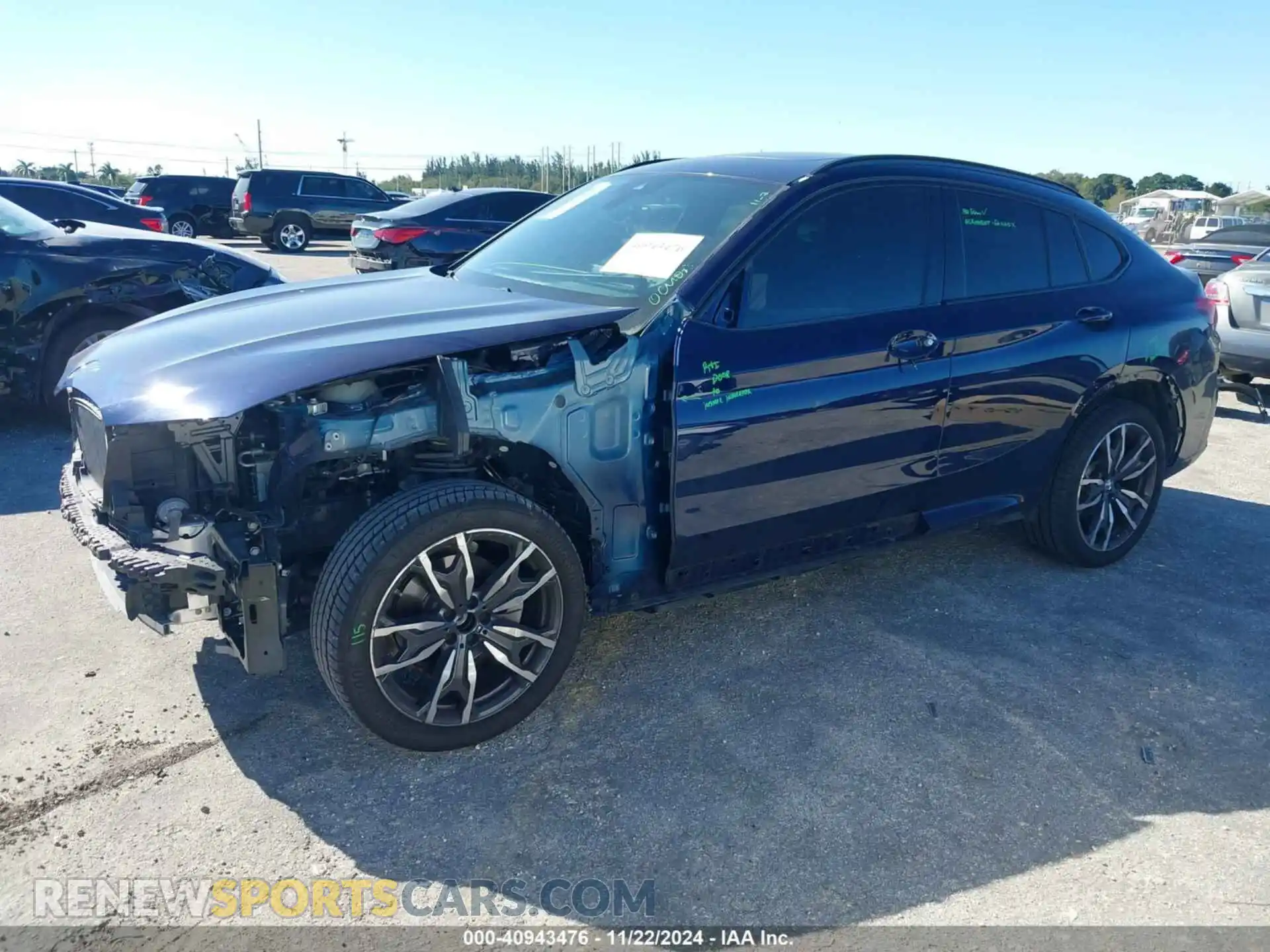 2 Photograph of a damaged car 5UX33DT05N9K07346 BMW X4 2022