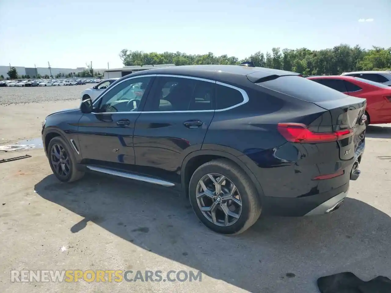 2 Photograph of a damaged car 5UX33DT07N9K88057 BMW X4 2022