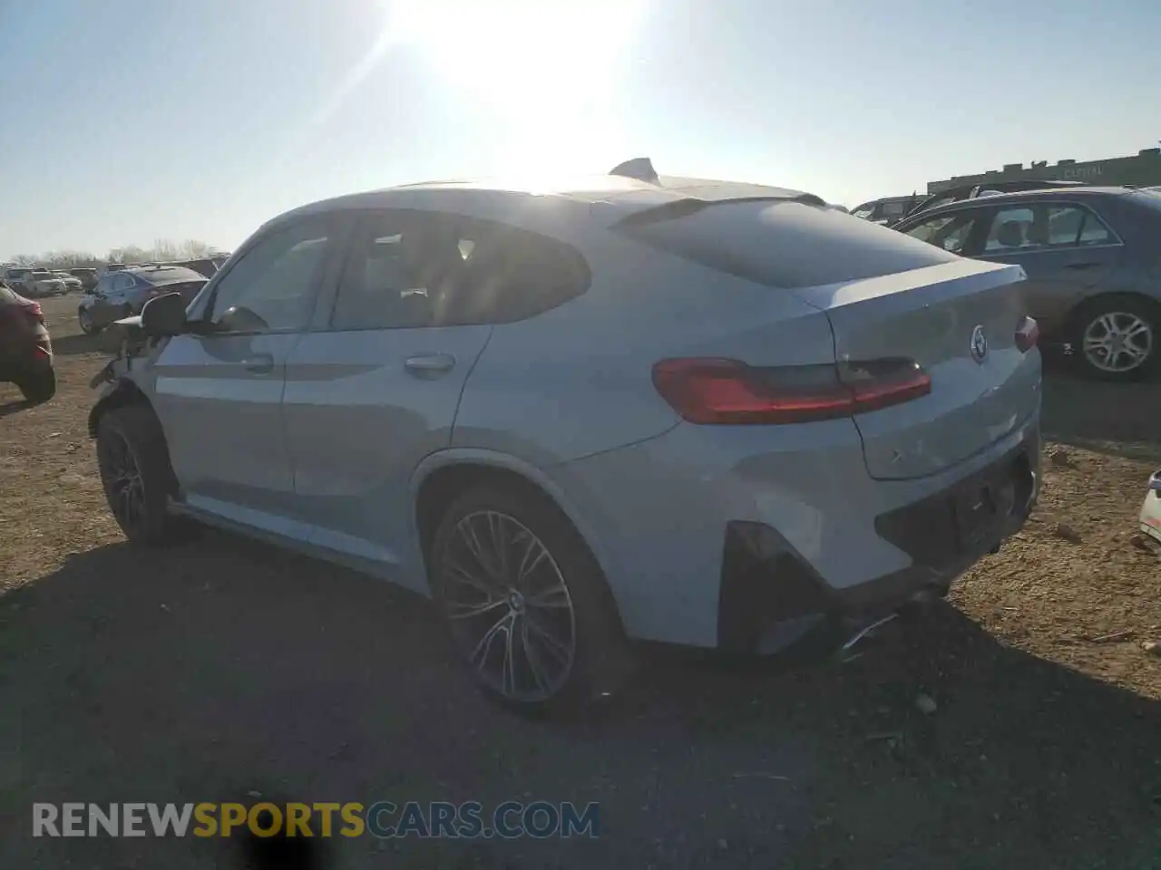 2 Photograph of a damaged car 5UX33DT07N9L98039 BMW X4 2022