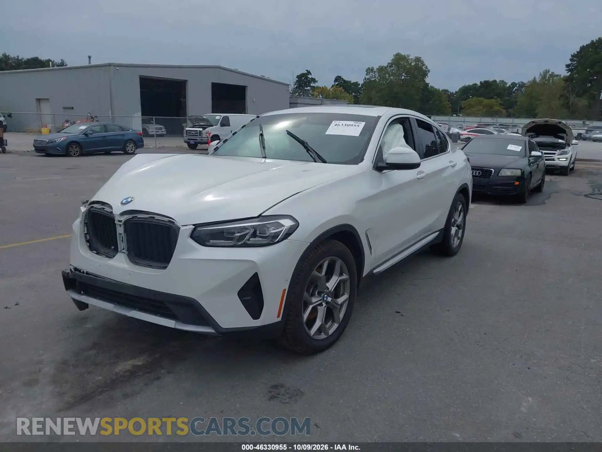 2 Photograph of a damaged car 5UX33DT07N9M86153 BMW X4 2022