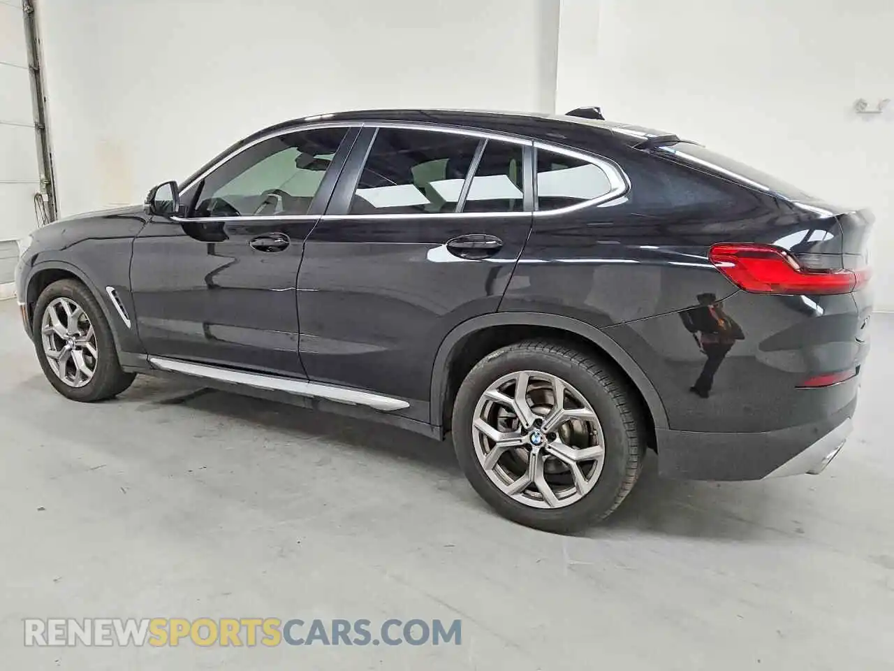 2 Фотография поврежденного автомобиля 5UX33DT08N9J72673 BMW X4 2022