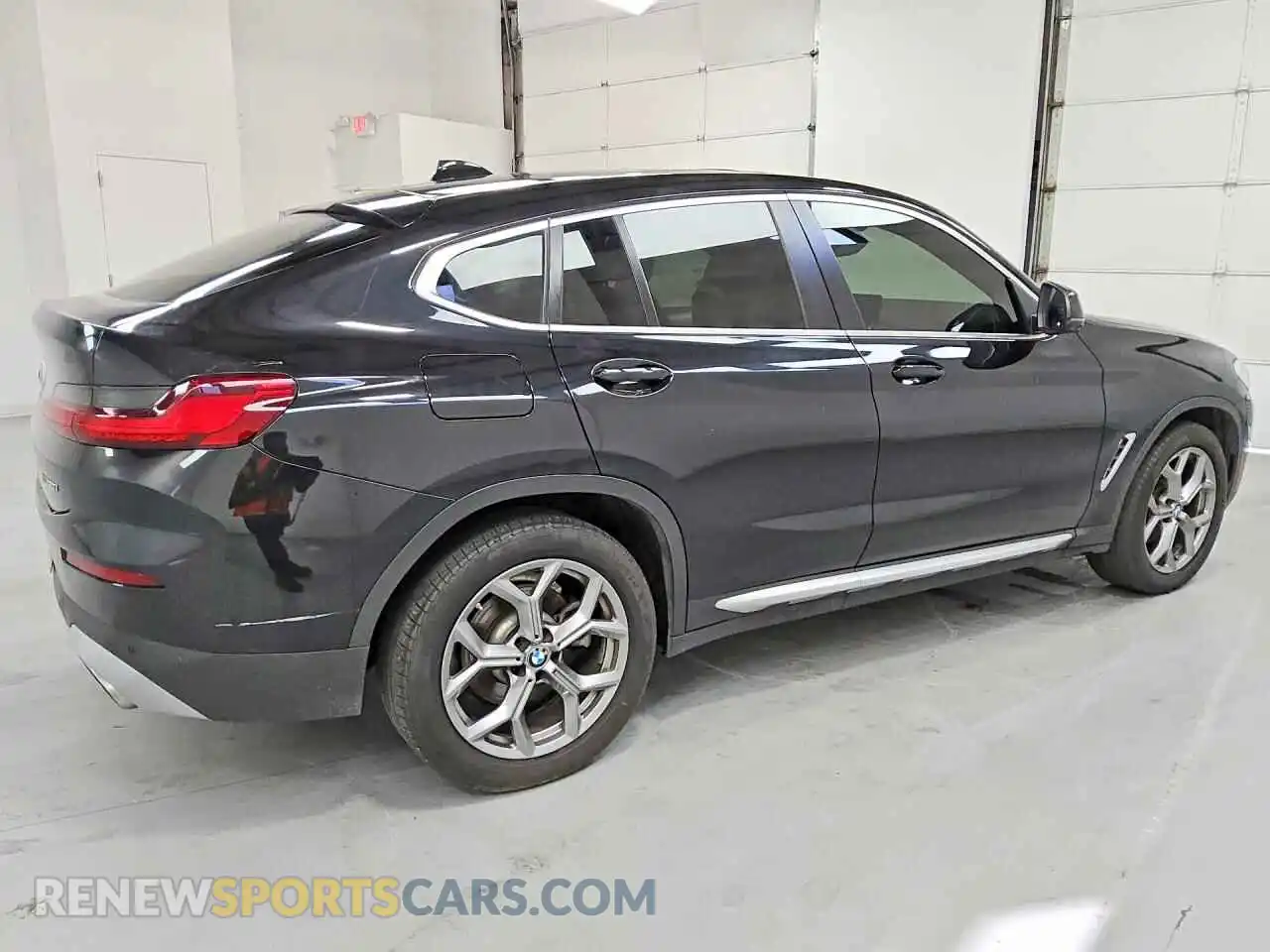 3 Фотография поврежденного автомобиля 5UX33DT08N9J72673 BMW X4 2022