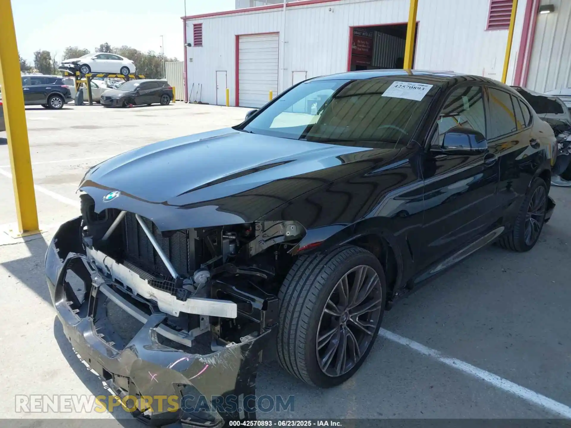 2 Photograph of a damaged car 5UX33DT08N9M07685 BMW X4 2022
