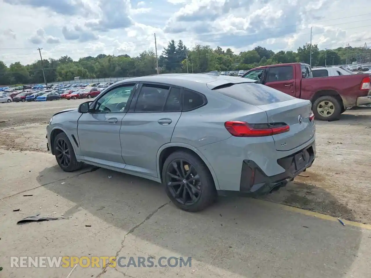 2 Photograph of a damaged car 5UX43DT01N9M50513 BMW X4 2022