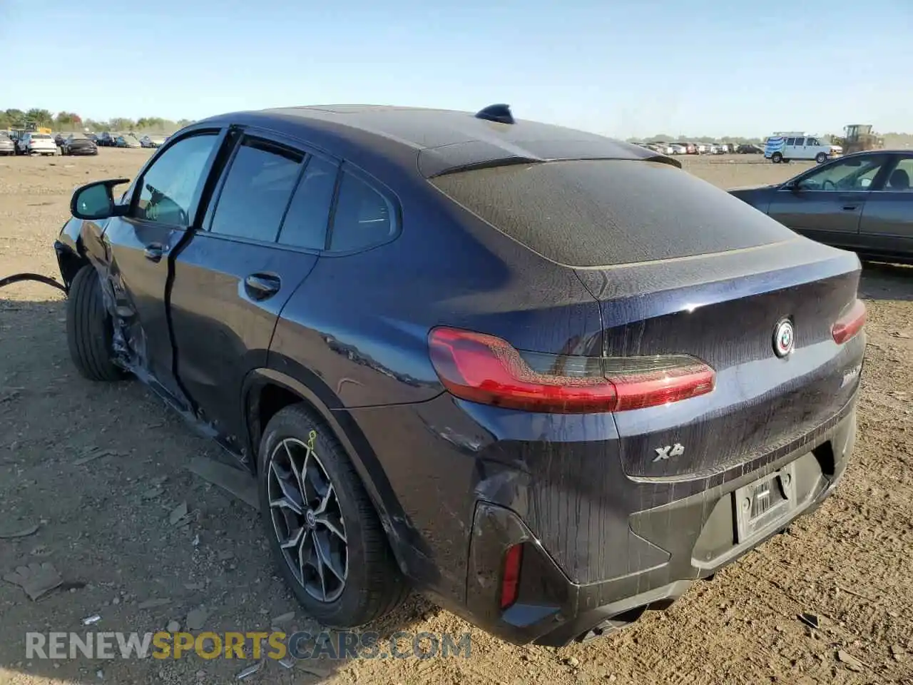 3 Photograph of a damaged car 5UX43DT01N9M51175 BMW X4 2022