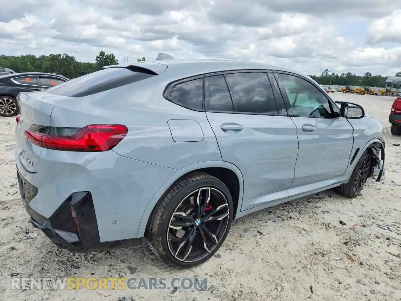 3 Фотография поврежденного автомобиля 5UX43DT03N9L75068 BMW X4 2022