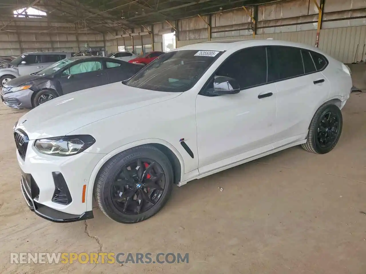 1 Photograph of a damaged car 5UX43DT05N9N25262 BMW X4 2022