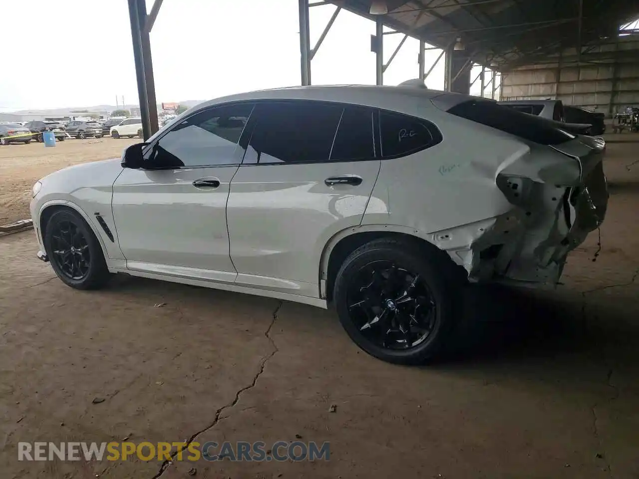 2 Photograph of a damaged car 5UX43DT05N9N25262 BMW X4 2022
