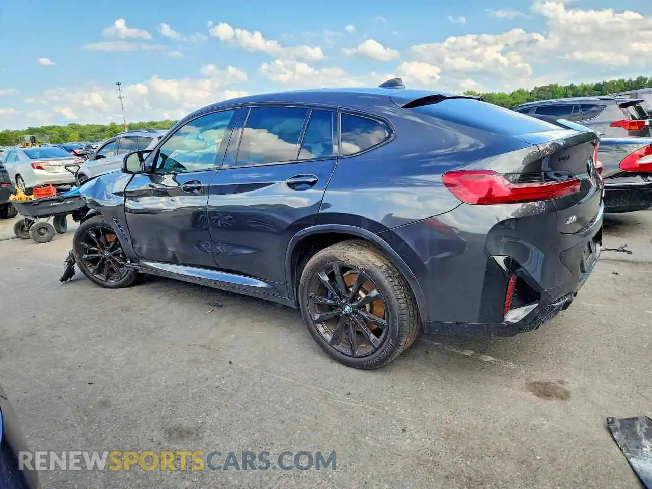 2 Фотография поврежденного автомобиля 5UX43DT06N9J98273 BMW X4 2022