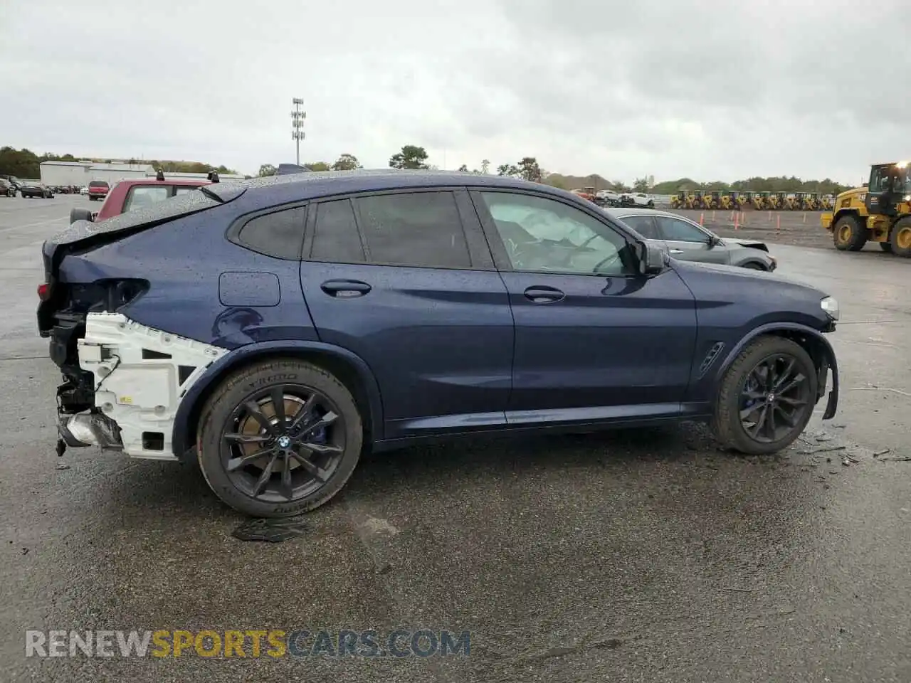 3 Photograph of a damaged car 5UX43DT06N9L42565 BMW X4 2022