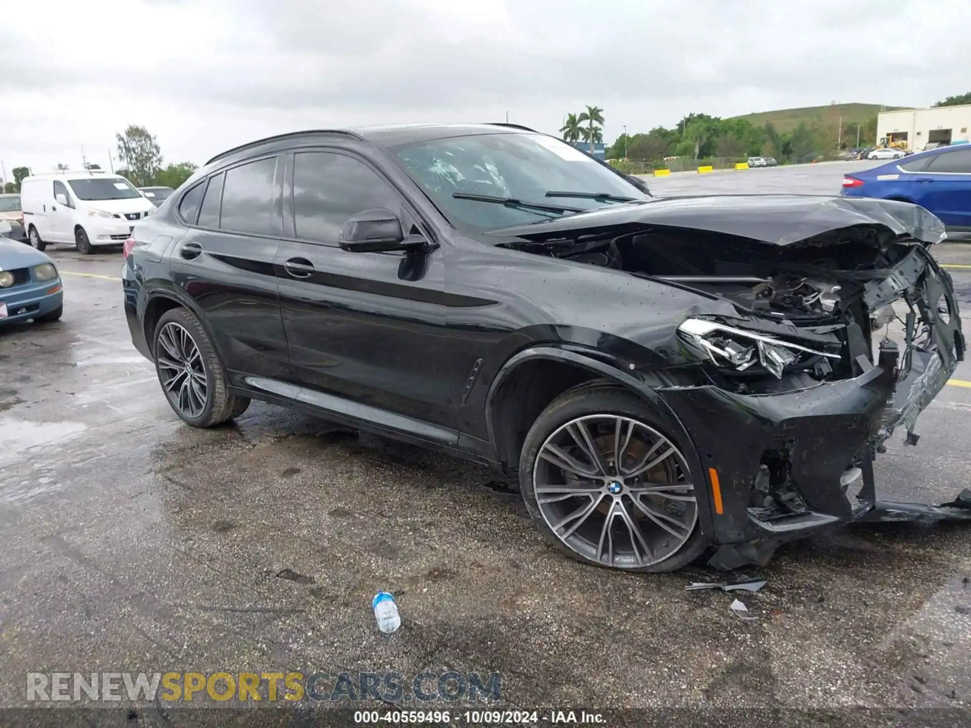 1 Photograph of a damaged car 5UX33DT01P9N49234 BMW X4 2023