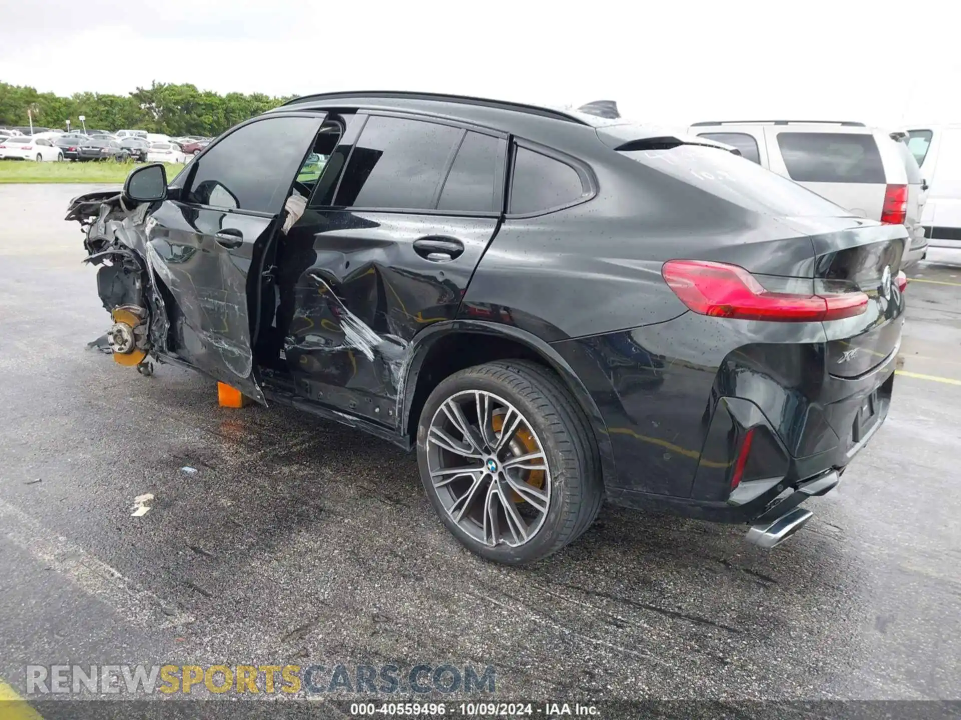 3 Photograph of a damaged car 5UX33DT01P9N49234 BMW X4 2023