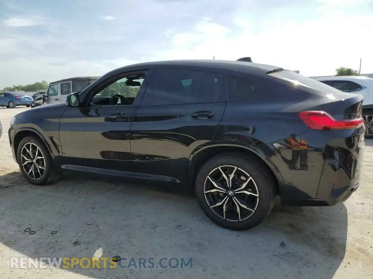 2 Photograph of a damaged car 5UX33DT01P9N72142 BMW X4 2023