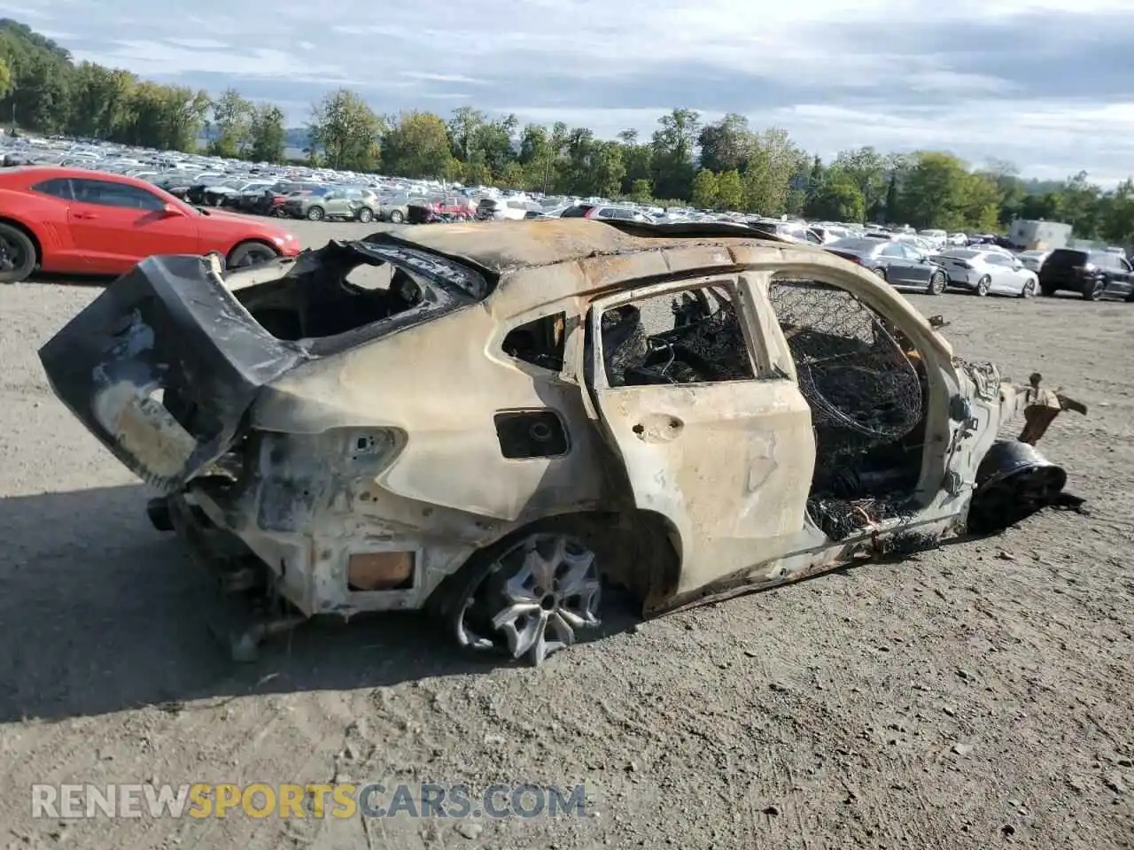 3 Photograph of a damaged car 5UX33DT01P9R62979 BMW X4 2023